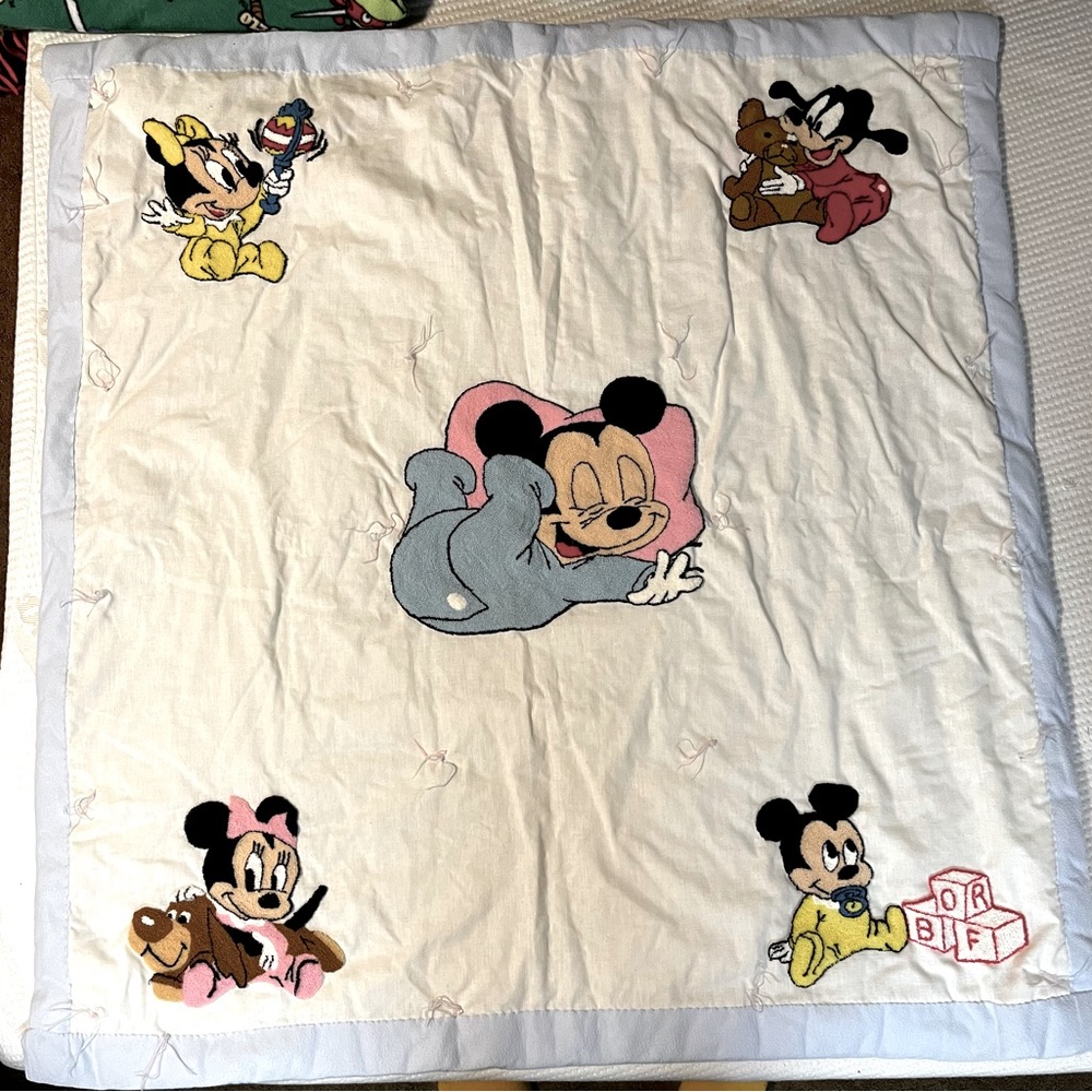 Minnie Mickey Mouse Disney  Blanket  baby  vintage 43 X 43 Very Cute